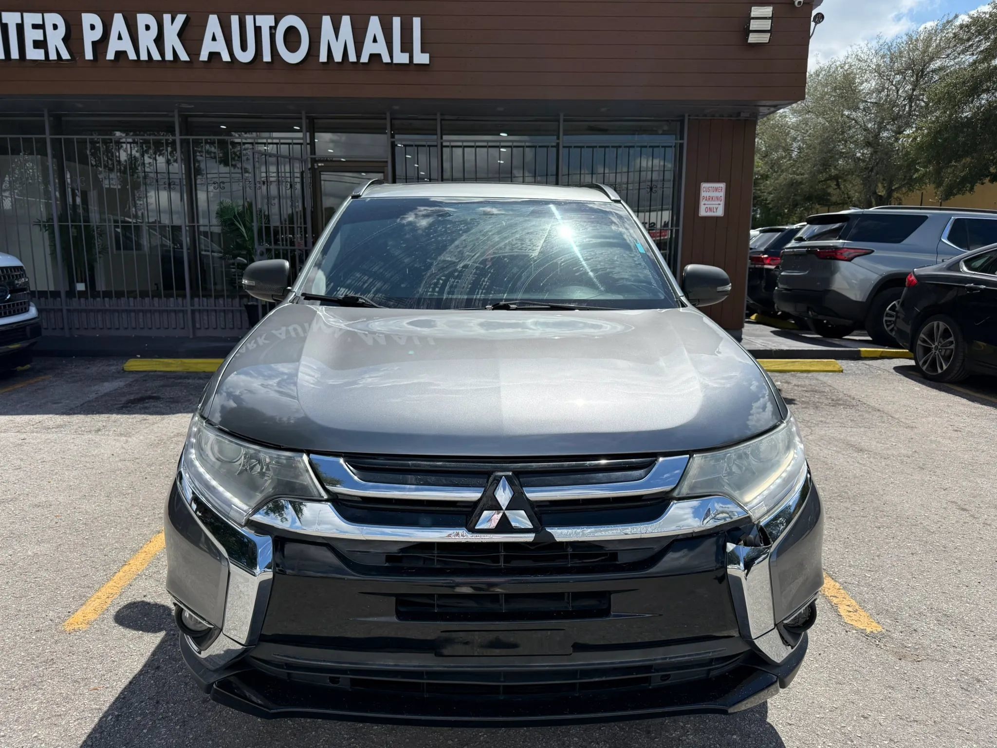 Used 2018 Mitsubishi Outlander SE FWD image 2