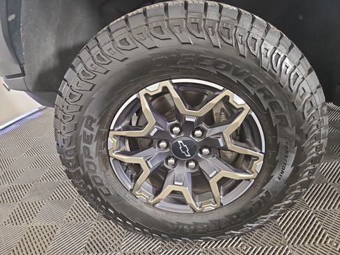 Used 2023 Chevrolet Colorado ZR2 w/ ZR2 Convenience Package III AWD/4WD image 35