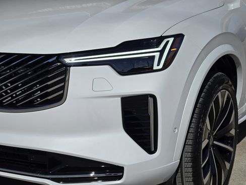 New 2026 Volvo XC90 B6 Ultra w/ Protection Package image 10