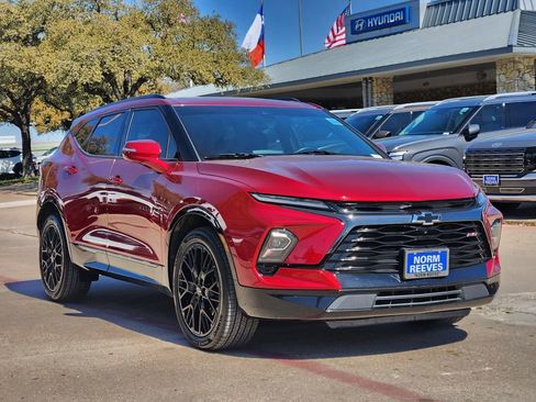 Used 2023 Chevrolet Blazer RS w/ Driver Confidence II Package FWD image 3