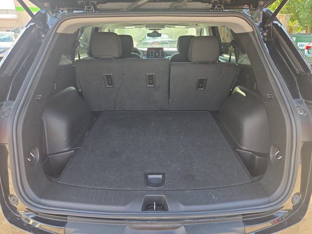 Used 2025 Chevrolet Blazer LT FWD image 16