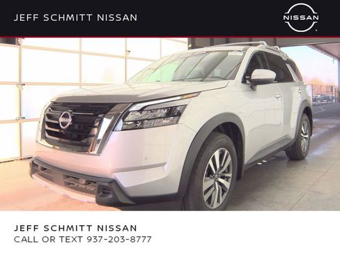 Certified 2025 Nissan Pathfinder SL w/ Cargo Package image 1
