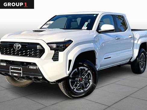 Used 2025 Toyota Tacoma TRD Sport image 1