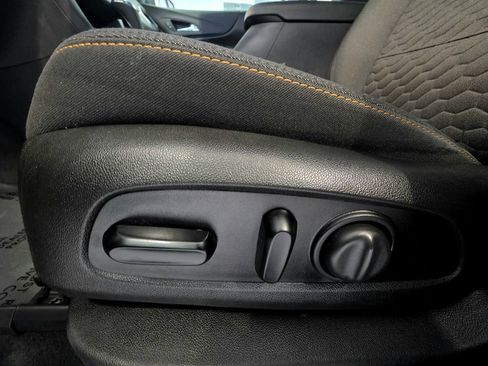 Used 2021 Chevrolet Equinox LT AWD/4WD image 16