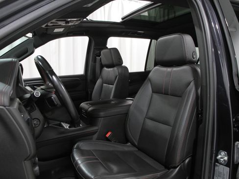 Used 2022 Chevrolet Suburban RST w/ Luxury Package image 5