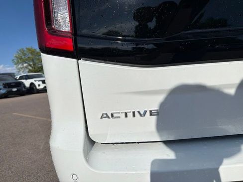 Used 2025 Ford Expedition Active AWD/4WD image 12