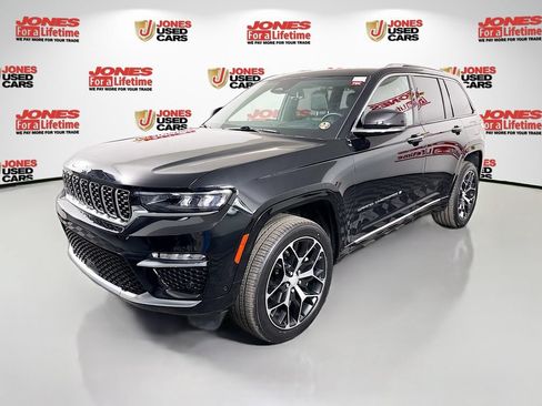Used 2023 Jeep Grand Cherokee Summit AWD/4WD image 14