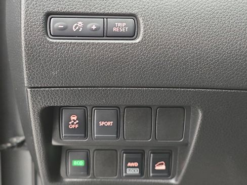 Used 2016 Nissan Rogue SV image 24