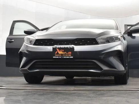 Used 2023 Kia Forte LXS FWD image 11
