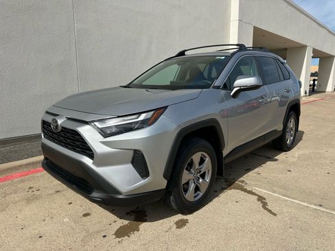 Used 2023 Toyota RAV4 XLE image 3