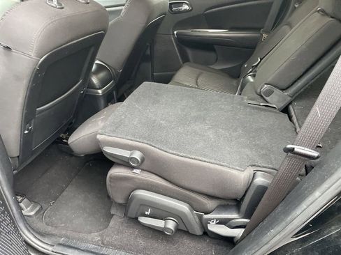 Used 2015 Dodge Journey SXT w/ Flexible Seating Group image 30