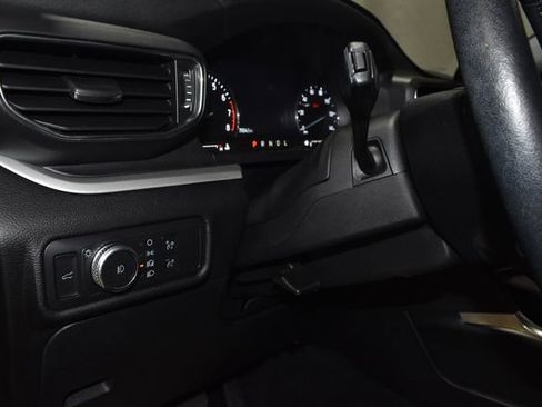 Used 2022 Ford Explorer XLT w/ Equipment Group 202A image 27