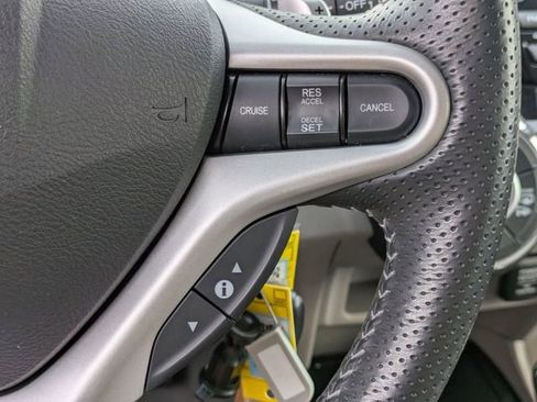 Used 2014 Honda Insight EX image 25