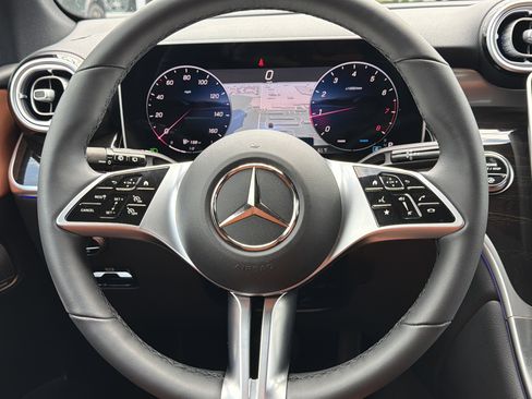 Used 2026 Mercedes-Benz GLC 300 4MATIC image 13