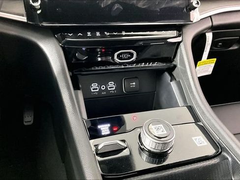 New 2026 Jeep Grand Cherokee Limited w/ Limited Altitude Package AWD/4WD image 7