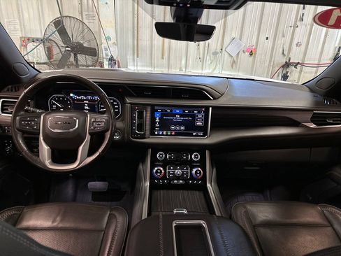 Used 2021 GMC Yukon Denali w/ Denali Ultimate Package AWD/4WD image 18