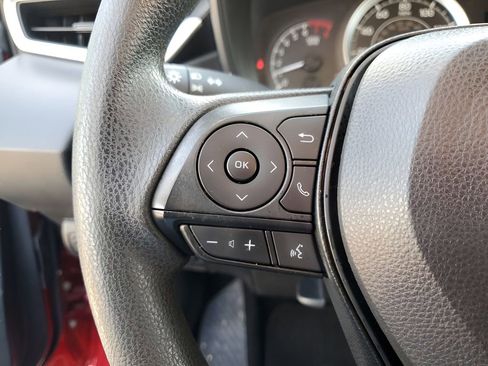 Used 2022 Toyota Corolla LE image 33