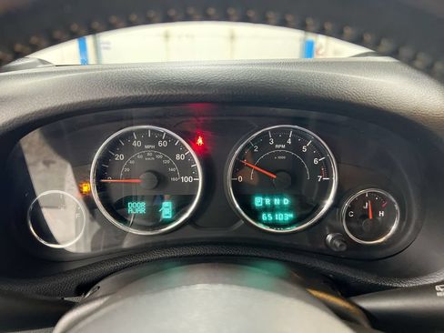 Used 2017 Jeep Wrangler Sport AWD/4WD image 12