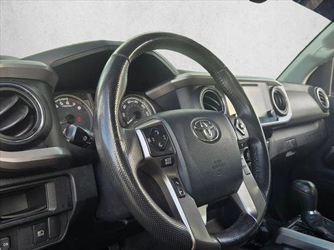 Used 2018 Toyota Tacoma SR5 image 10