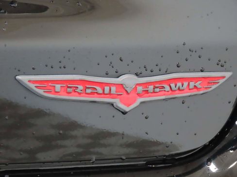 Used 2024 Jeep Compass Trailhawk image 17