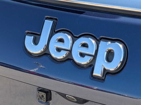 Used 2018 Jeep Compass Limited w/ Navigation Group FWD image 12