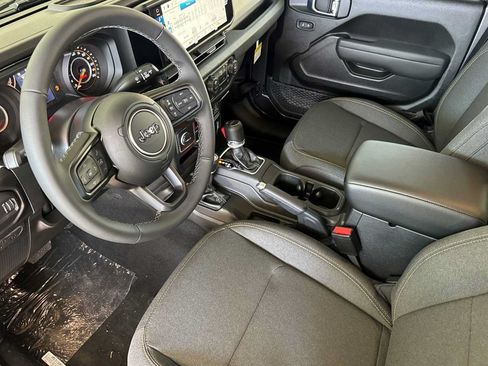 New 2026 Jeep Gladiator Sport AWD/4WD image 7