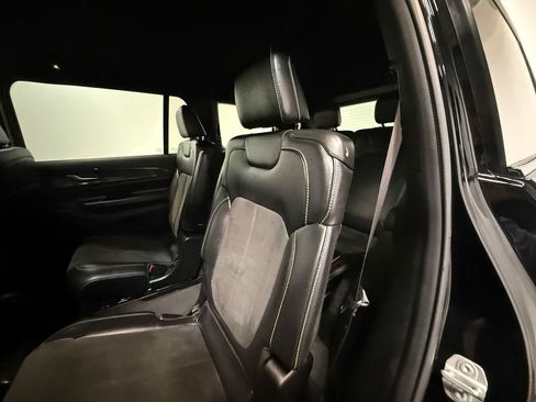 Used 2023 Jeep Grand Cherokee L Laredo image 49