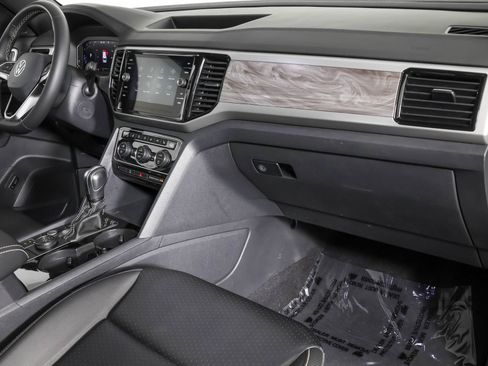 Used 2023 Volkswagen Atlas Cross Sport SE w/ Panoramic Sunroof Package AWD/4WD image 44