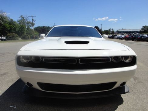 Used 2019 Dodge Challenger R/T RWD image 2