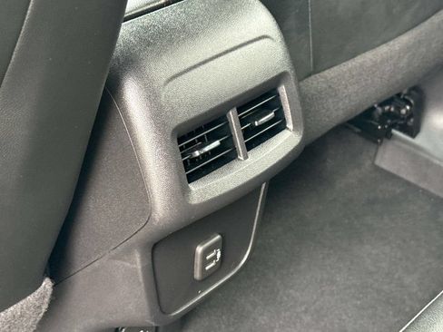 Used 2023 Chevrolet Equinox RS FWD image 14