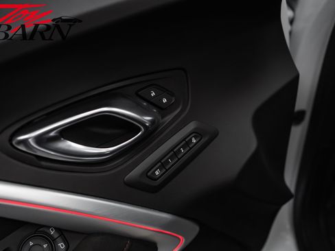 Used 2018 Chevrolet Camaro ZL1 RWD image 26