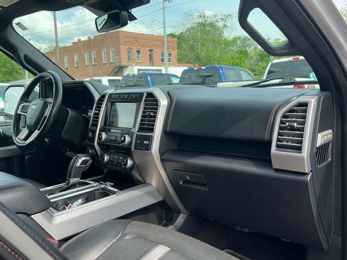 Used 2018 Ford F150 Platinum w/ Equipment Group 701A Luxury AWD/4WD image 23