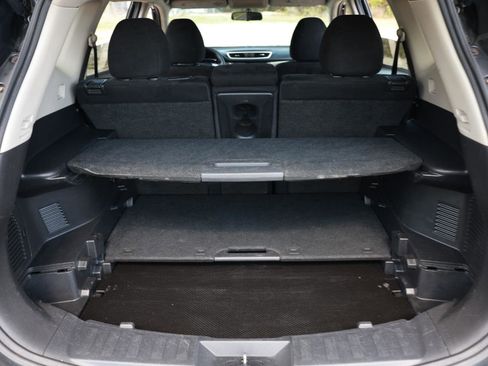 Used 2014 Nissan Rogue SV image 23