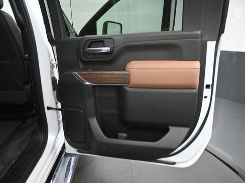 Used 2022 Chevrolet Silverado 2500 High Country image 16