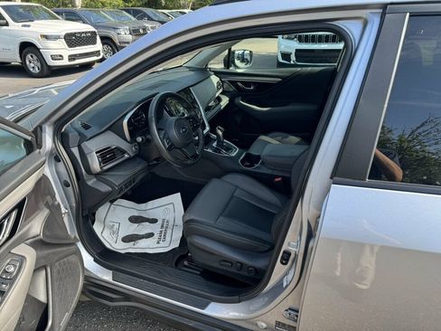 Used 2025 Subaru Outback Onyx Edition AWD/4WD image 3