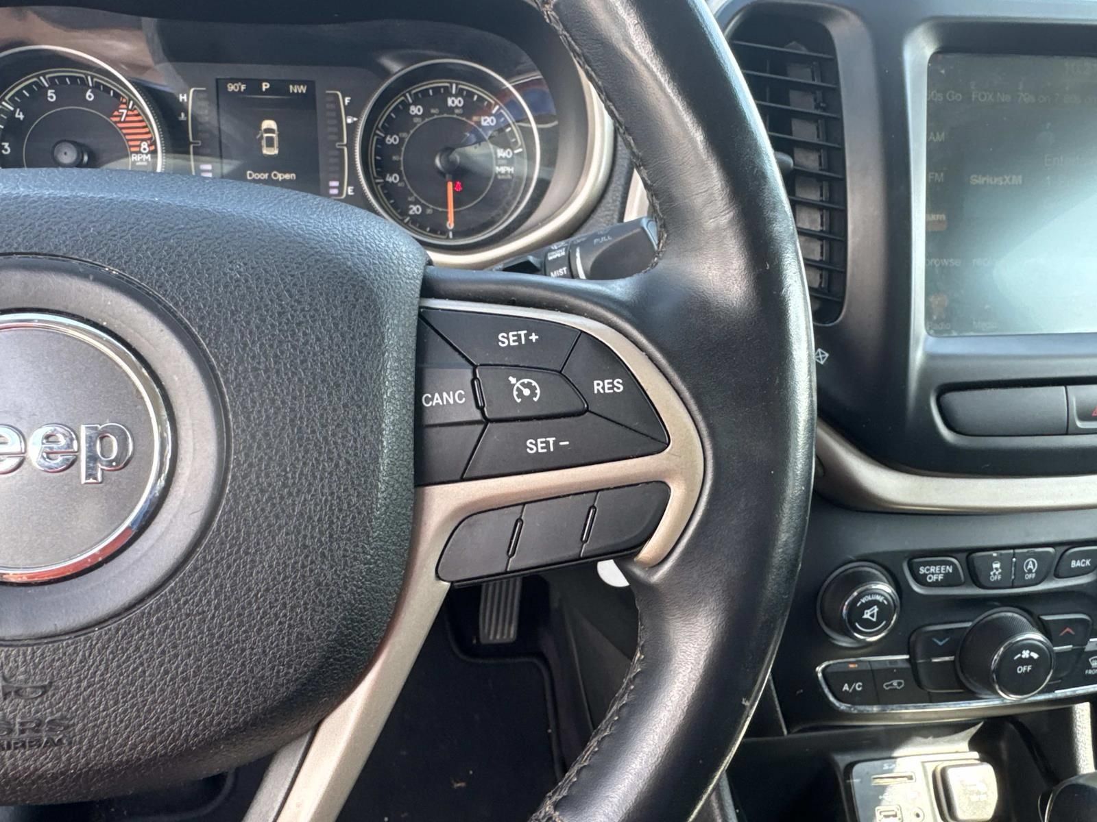 Used 2016 Jeep Cherokee 75th Anniversary FWD image 23