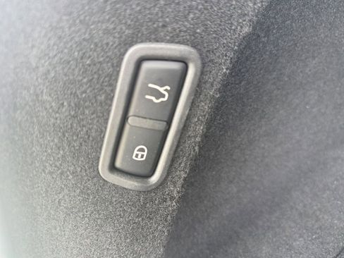 Used 2022 Maserati Levante Modena image 10