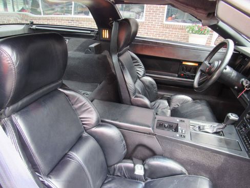 Used 1989 Chevrolet Corvette Coupe RWD image 32