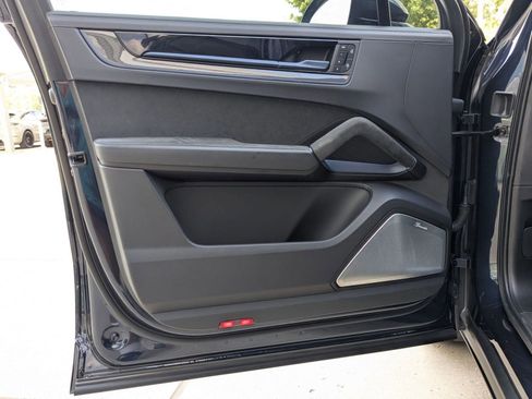 Used 2024 Porsche Cayenne Turbo GT image 13