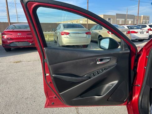 Used 2016 Scion iA image 9