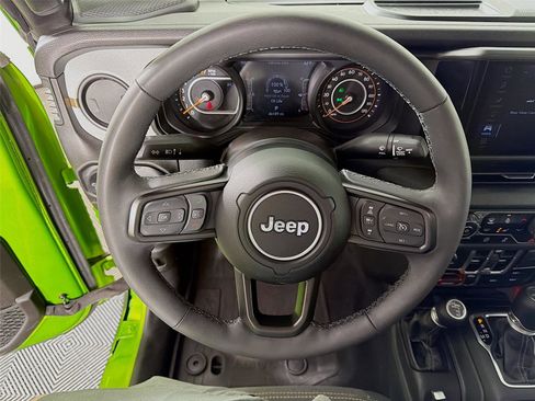 Used 2025 Jeep Gladiator Willys image 12