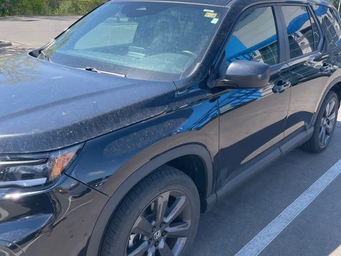 Used 2025 Honda Pilot Sport image 1