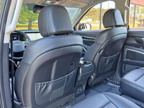Used 2025 Kia Telluride S image 34