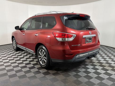 Used 2013 Nissan Pathfinder SL w/ SL Premium Pkg FWD image 2