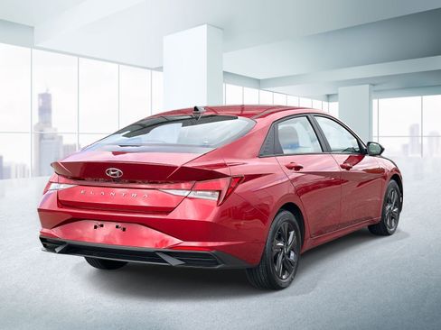 Used 2023 Hyundai Elantra SEL w/ Cargo Package FWD image 4