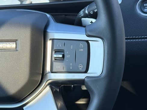 Certified 2025 Land Rover Discovery Dynamic SE image 20