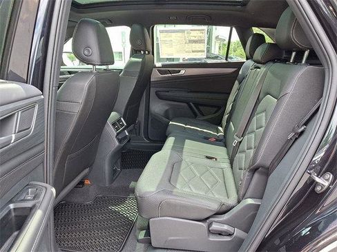 New 2025 Volkswagen Atlas Cross Sport SE image 8