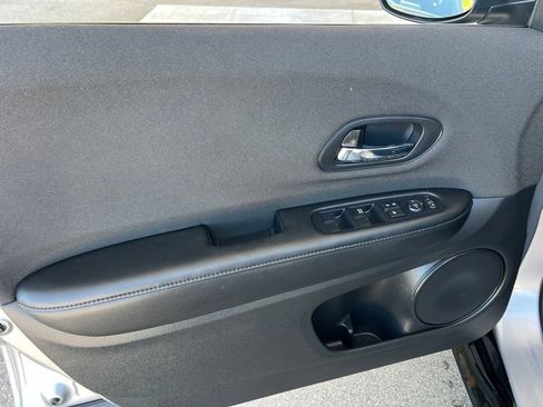 Used 2019 Honda HR-V Sport image 7