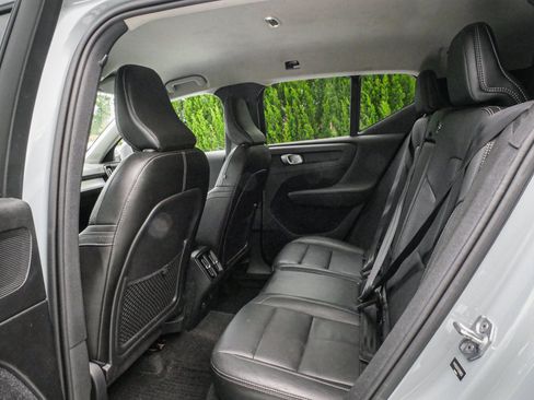 Used 2019 Volvo XC40 T5 Momentum AWD/4WD image 8