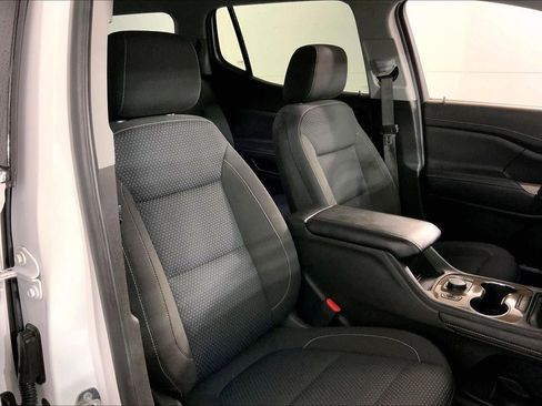 Used 2023 GMC Acadia SLE w/ Driver Convenience Package image 7